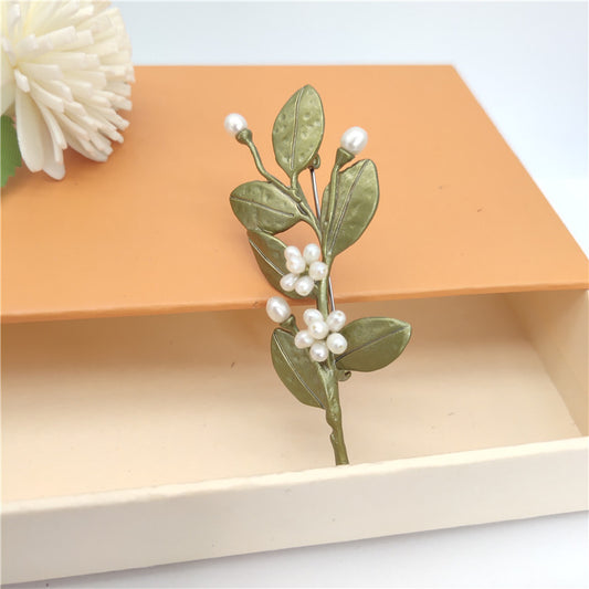 Genuine Freshwater Pearls Flower Brooch