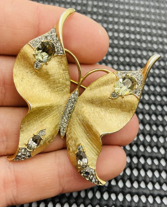 Diamonds Butterfly Shape Brooch Hypoallergenic Gorgeous Jewelry