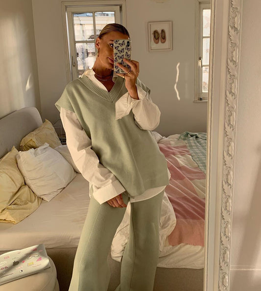 V-neck Slit Knit Splicing Vest Sweater