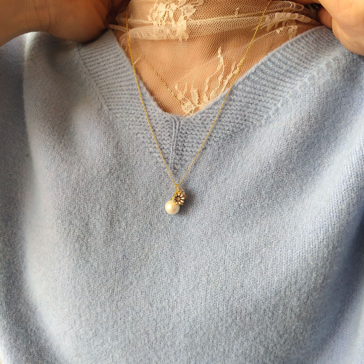 24K Gold Plated Daisy Pearl Pendant Necklace
