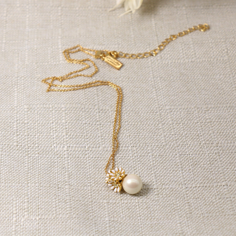 24K Gold Plated Daisy Pearl Pendant Necklace