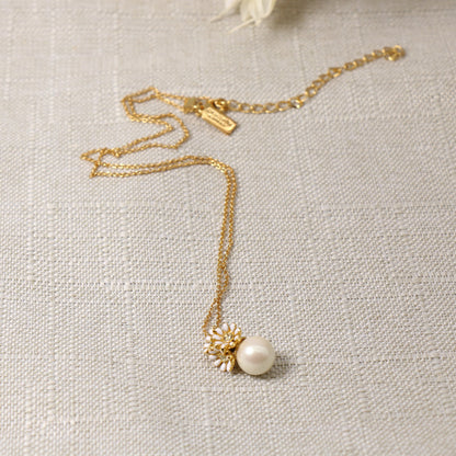 24K Gold Plated Daisy Pearl Pendant Necklace