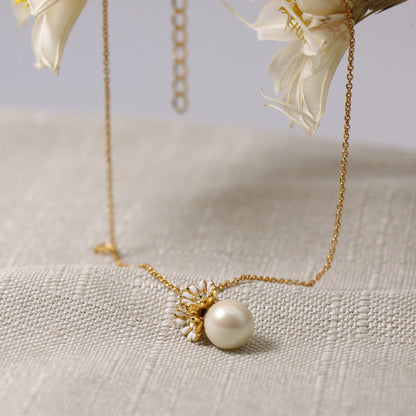24K Gold Plated Daisy Pearl Pendant Necklace