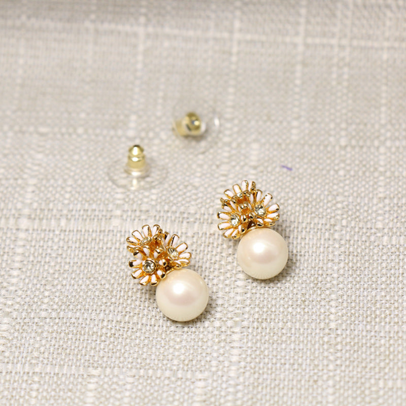 24K Gold Plated Daisy Pearl Pendant Necklace