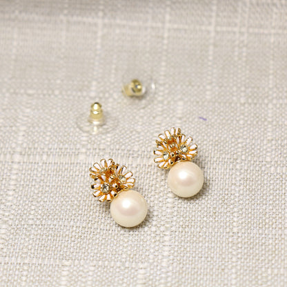 24K Gold Plated Daisy Pearl Pendant Necklace