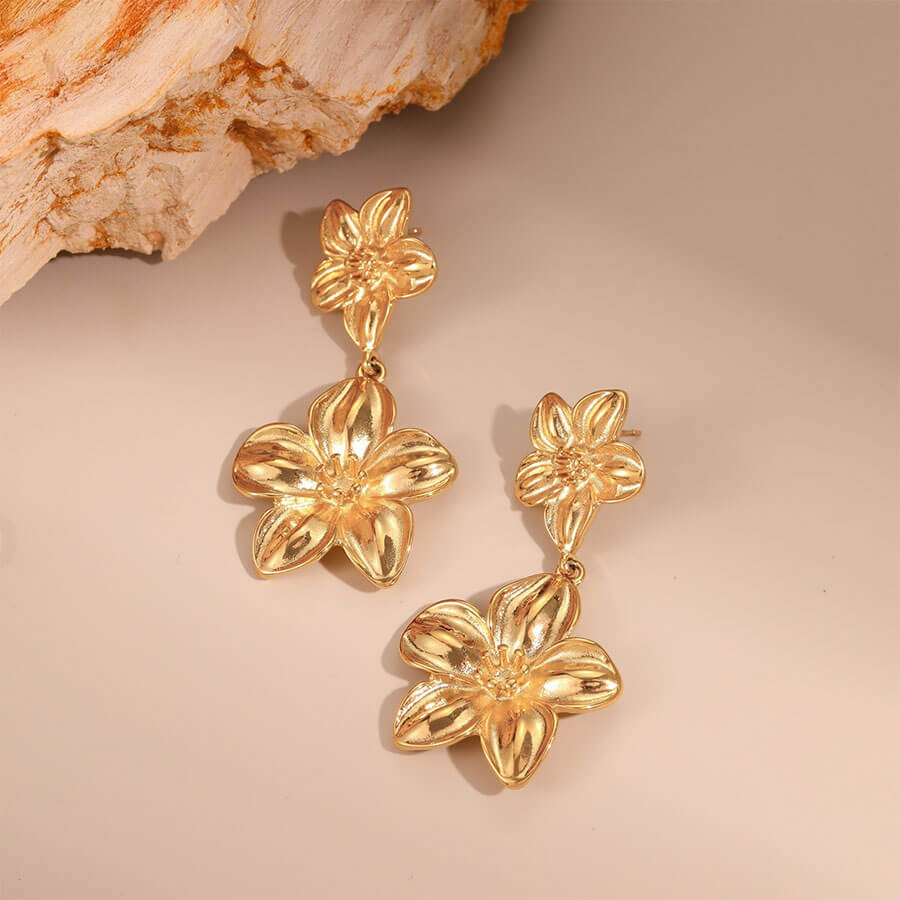 18k Gold Plated Flowers Necklace Earrings Open Size Rings Gorgeous Jewelry Set