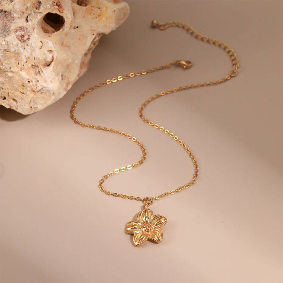 18k Gold Plated Flowers Necklace Earrings Open Size Rings Gorgeous Jewelry Set