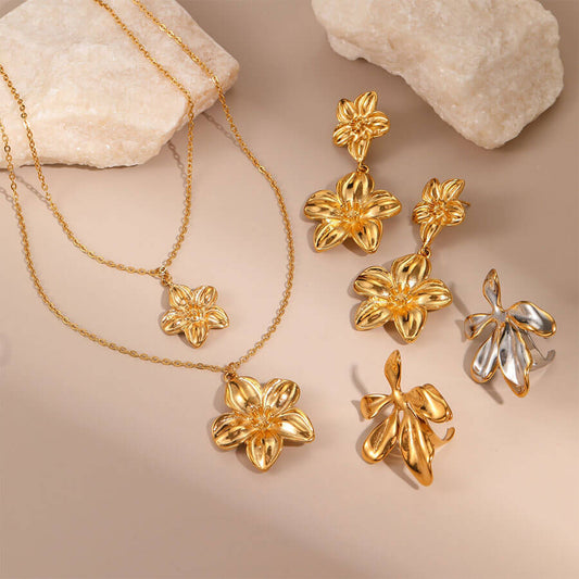 18k Gold Plated Flowers Necklace Earrings Open Size Rings Gorgeous Jewelry Set