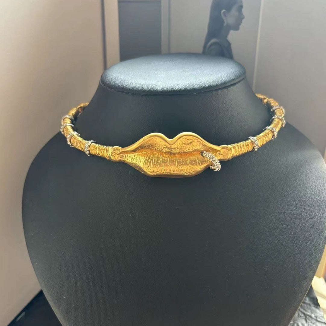 24K Gold Plated Hypoallergenic Copper Pearl Diamond Mouth Pendant Necklace