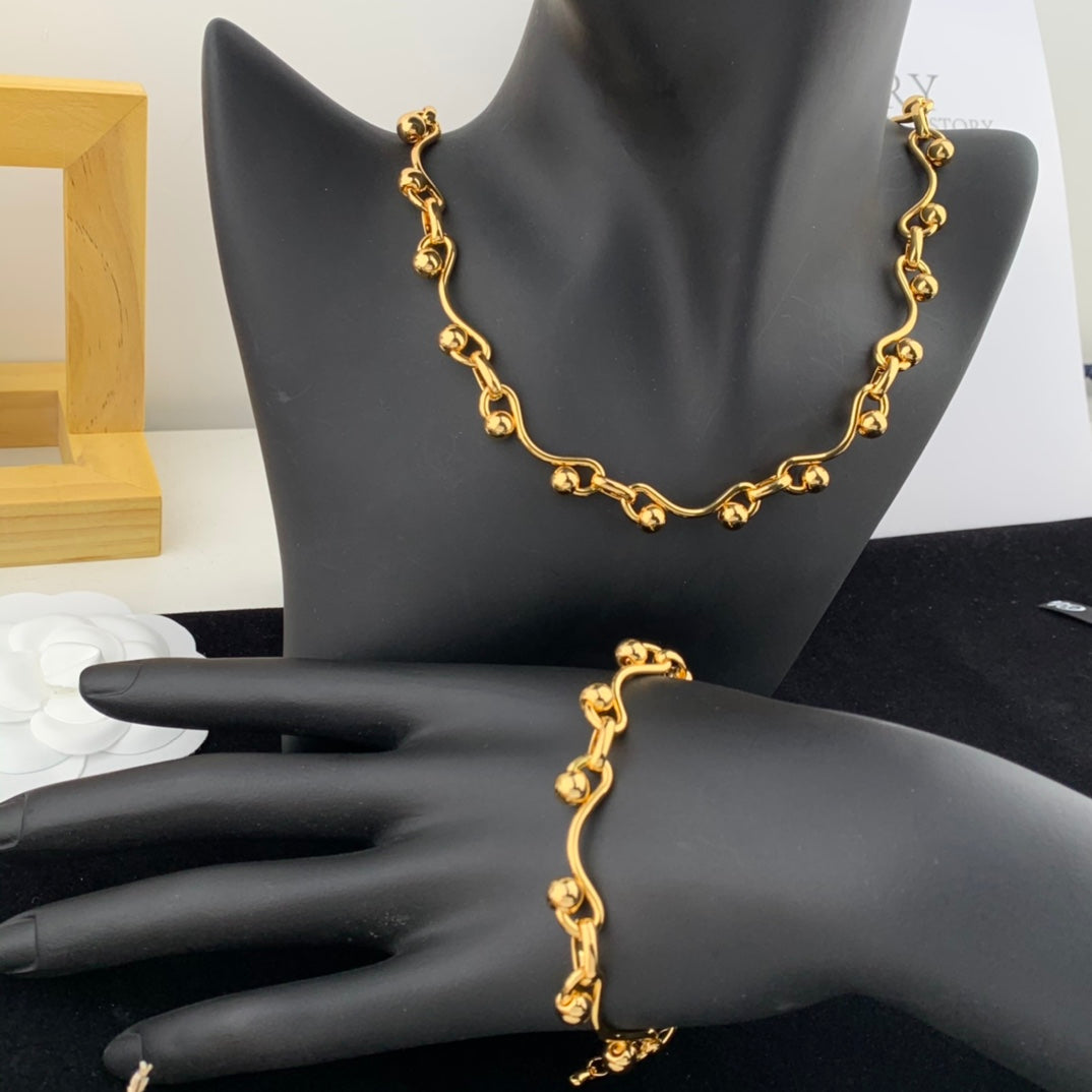 Vintage Jewelry Set Necklace Bracelet