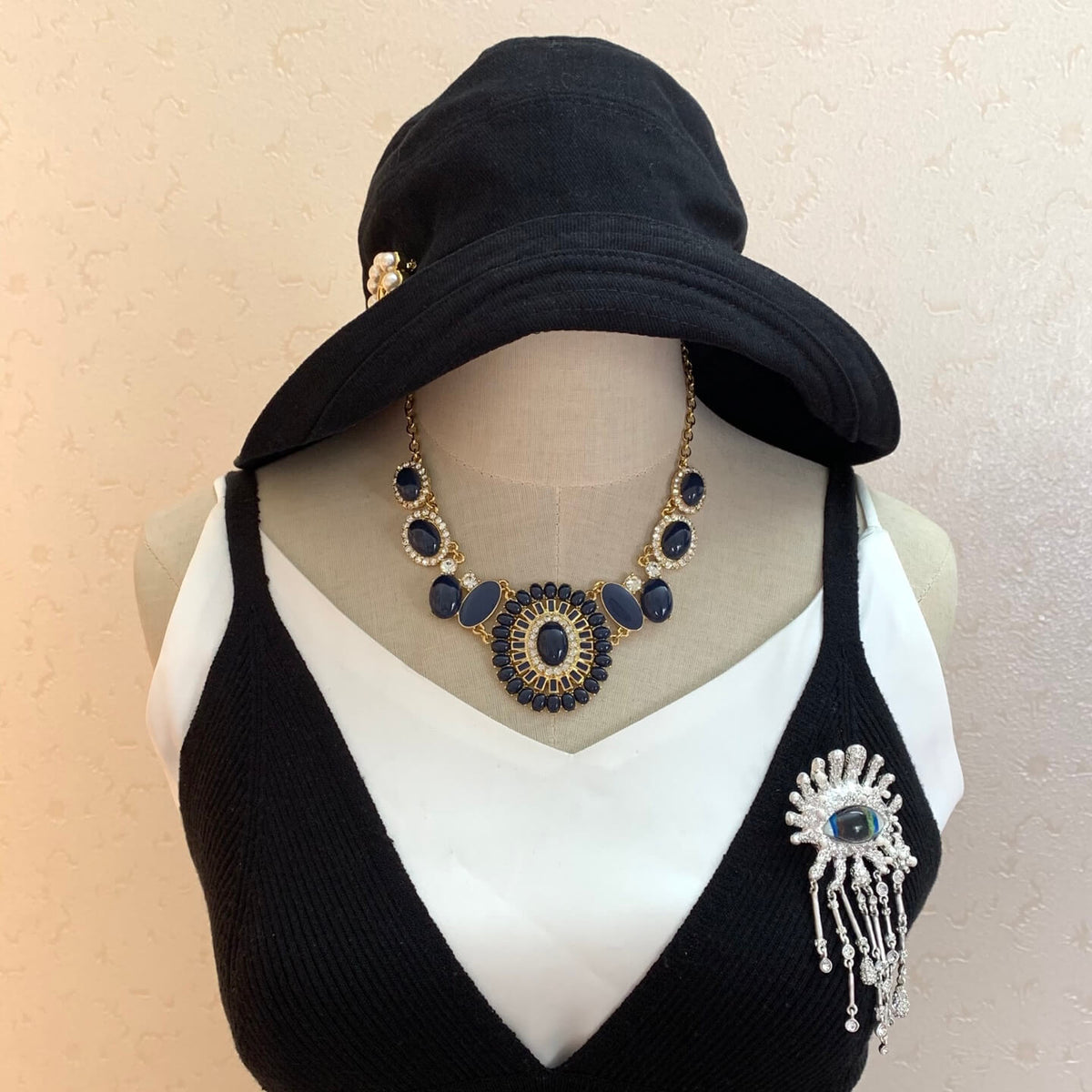 Vintage Jewelry Gold Designer Diamond Necklace