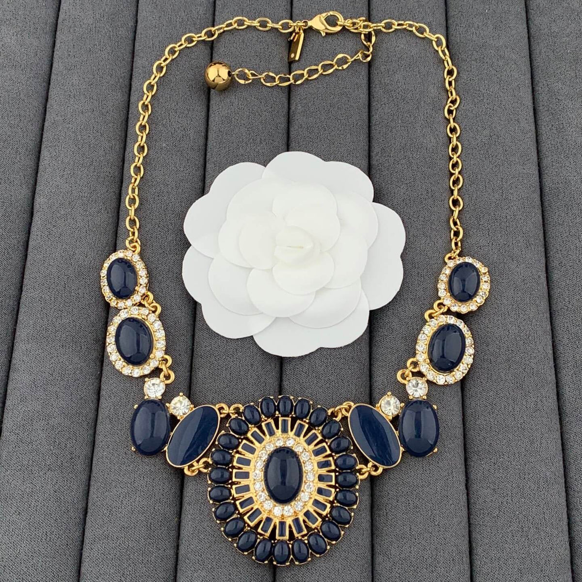 Vintage Jewelry Gold Designer Diamond Necklace
