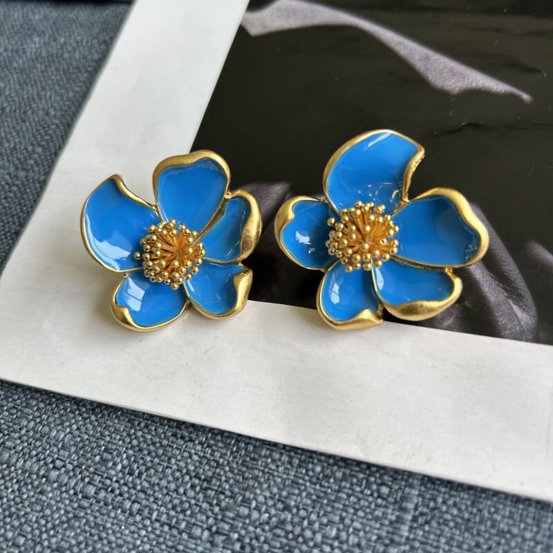Vintage Jewelry Designer Gorgeous Enamel Flower Studs Gold Earrings