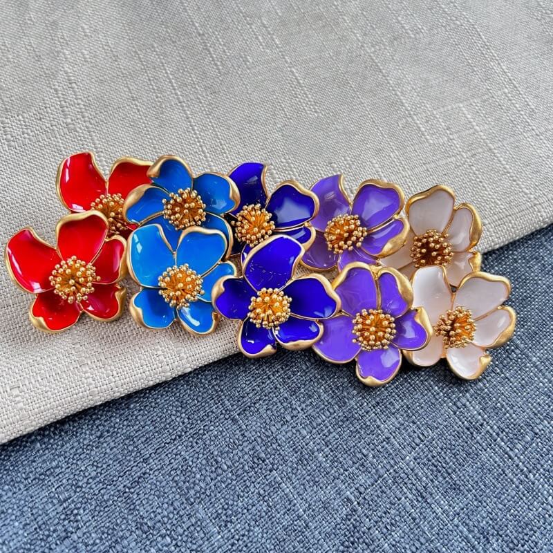 Vintage Jewelry Designer Gorgeous Enamel Flower Studs Gold Earrings