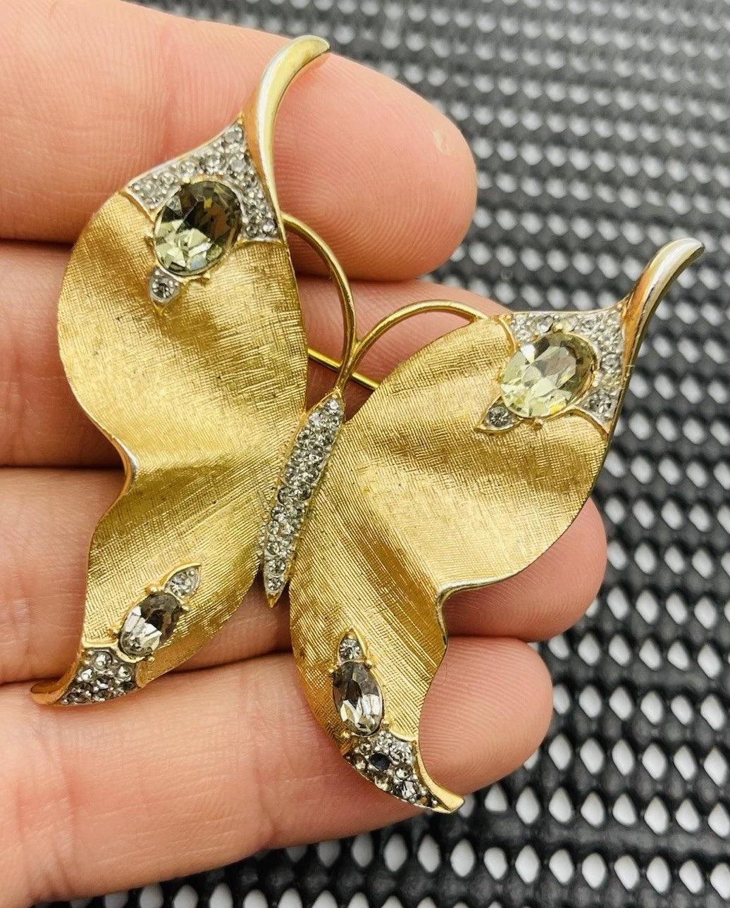 Diamonds Butterfly Shape Brooch Hypoallergenic Gorgeous Jewelry