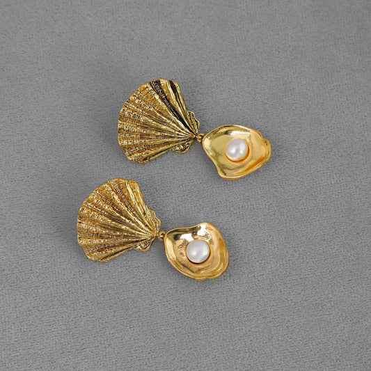 Vintage Jewelry Freshwater Pearl Shell Scallop Earrings