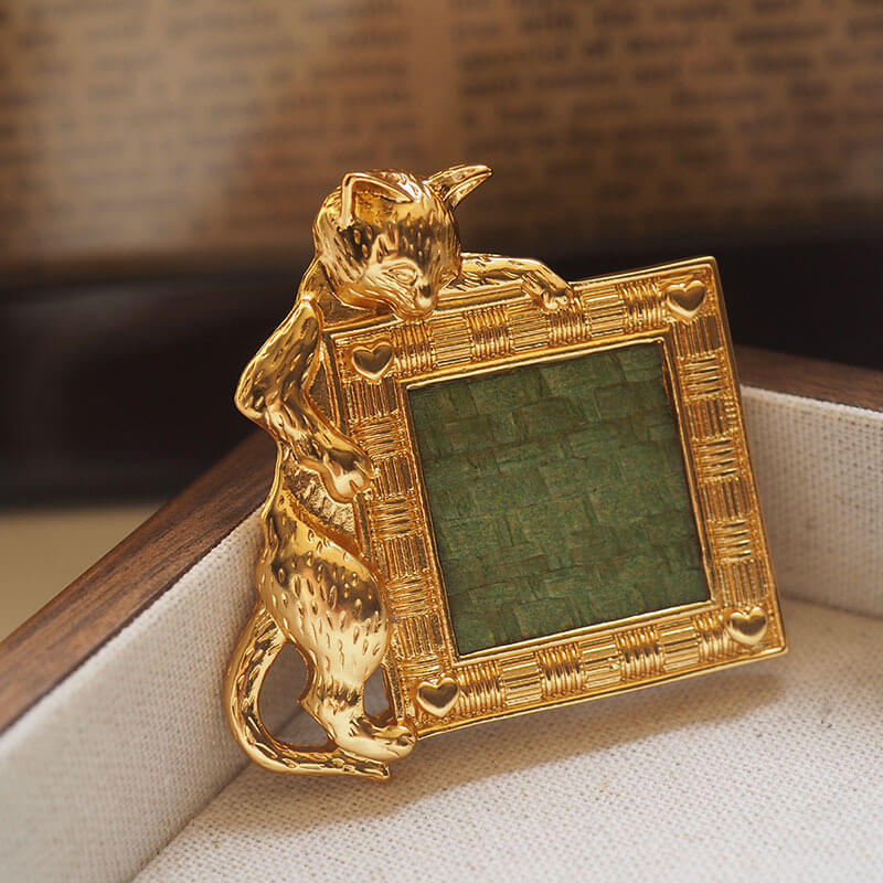Vintage Jewelry Gold Kitty Photo Frame Brooch