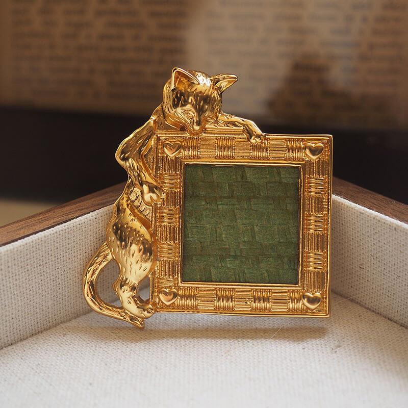 Vintage Jewelry Gold Kitty Photo Frame Brooch