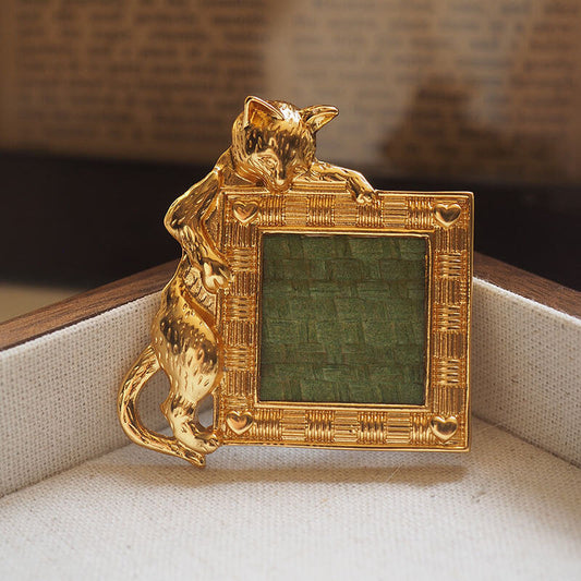 Vintage Jewelry Gold Kitty Photo Frame Brooch