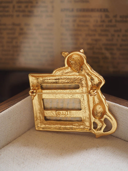 Vintage Jewelry Gold Kitty Photo Frame Brooch