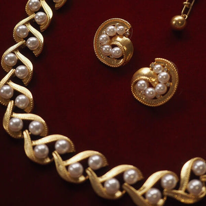 Vintage Jewelry Set Gold Pearl Necklace Earrings
