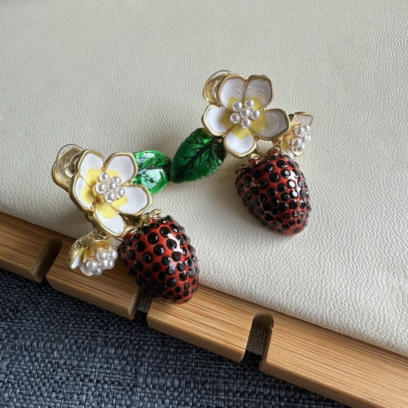 Hand-painted Enamel Clip On Earrings Hypoallergenic Flower Strawberry Pearls Earring