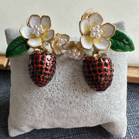 Hand-painted Enamel Clip On Earrings Hypoallergenic Flower Strawberry Pearls Earring