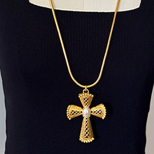 Vintage Jewelry Hollow Cross Necklace Inlaid With Pearls