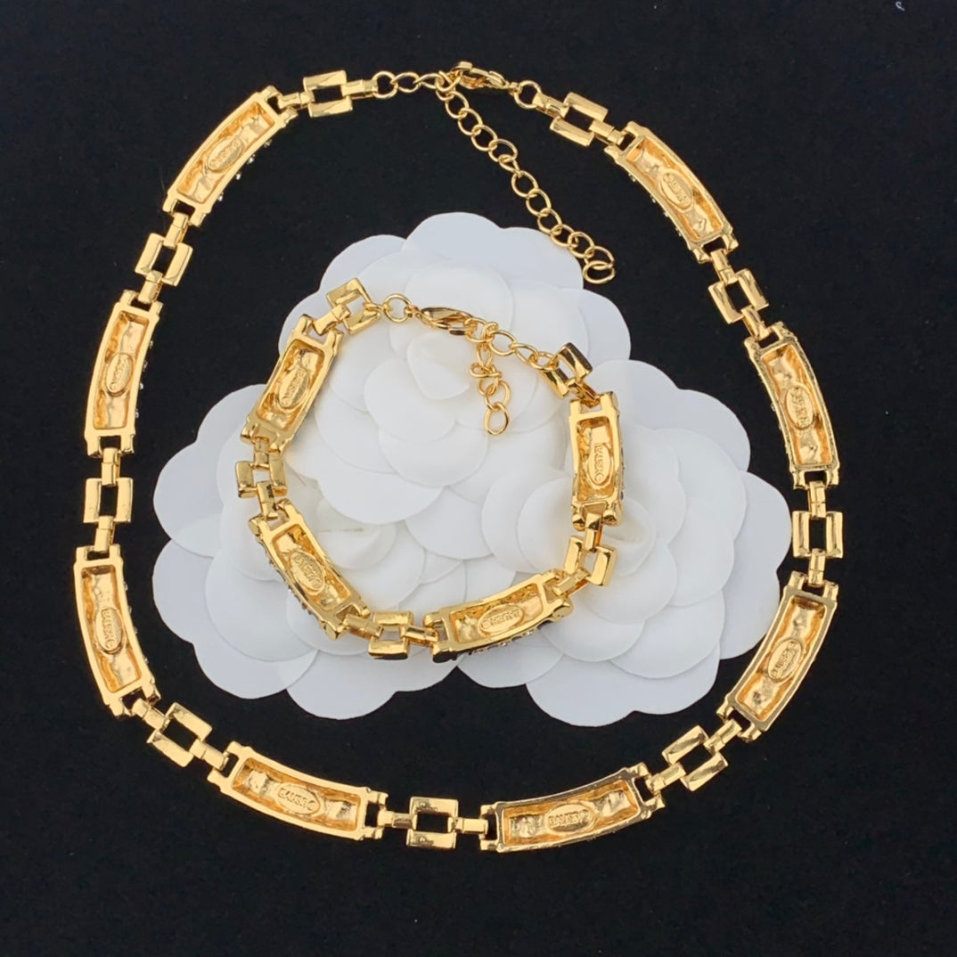 Vintage Jewelry Set Gold Necklace Bracelet Earrings