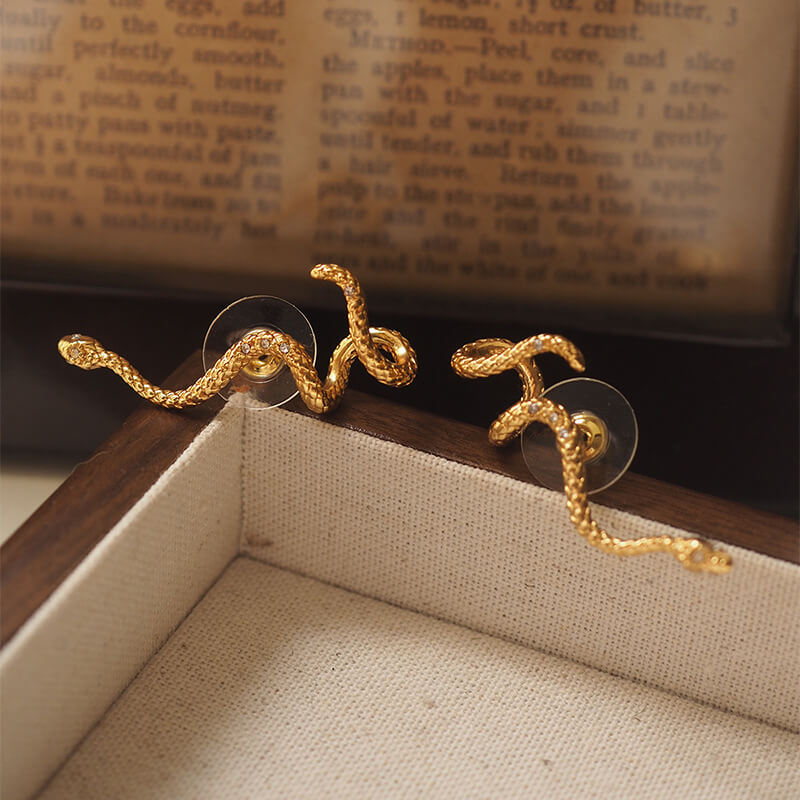 Vintage Jewelry Gold Snake Diamond Rings Earrings