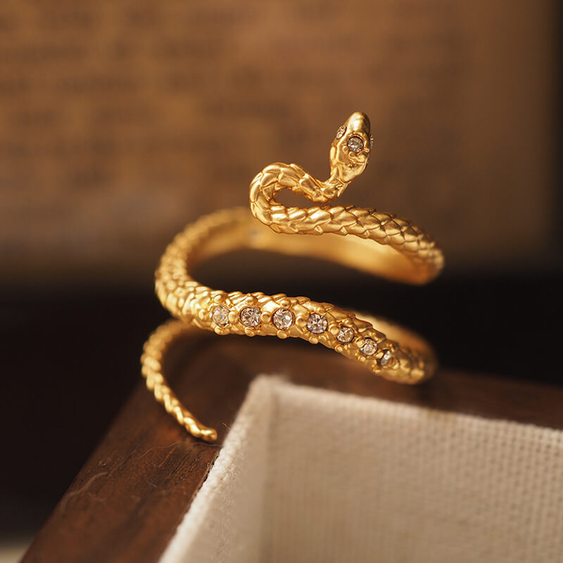 Vintage Jewelry Gold Snake Diamond Rings Earrings
