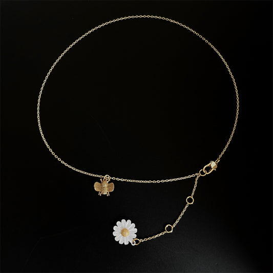 24K Gold Plated Bee And Daisy Vintage Necklace