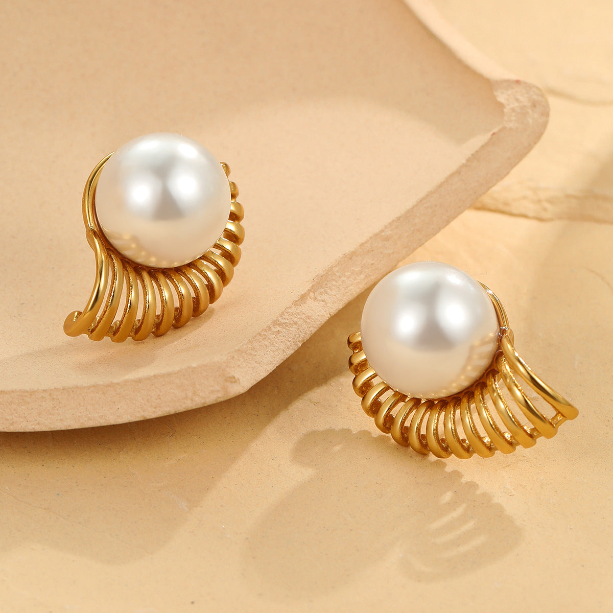 Vintage Elegant 18k Gold Plated Earrings Gorgeous Titanium Pearls Jewelry