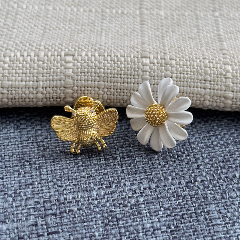24k Gold Plated Earrings With Bee And Daisy