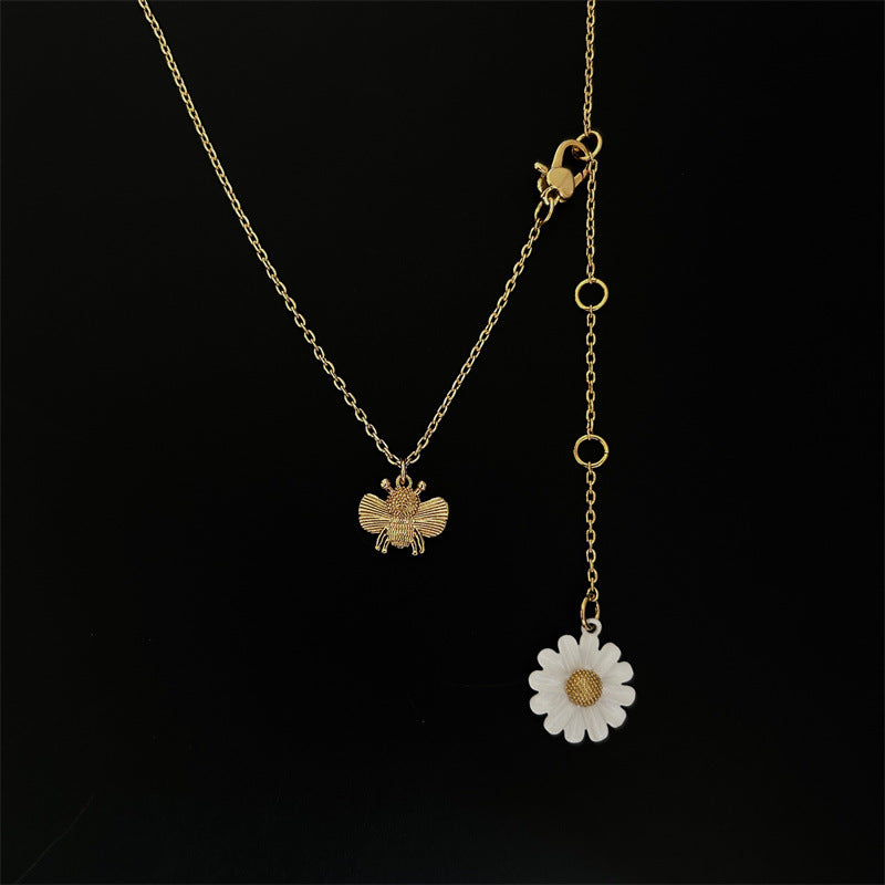 24K Gold Plated Bee And Daisy Vintage Necklace