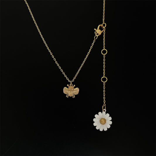 24K Gold Plated Bee And Daisy Vintage Necklace