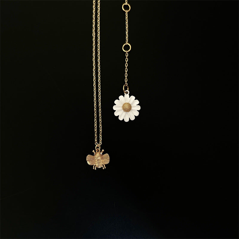 24K Gold Plated Bee And Daisy Vintage Necklace