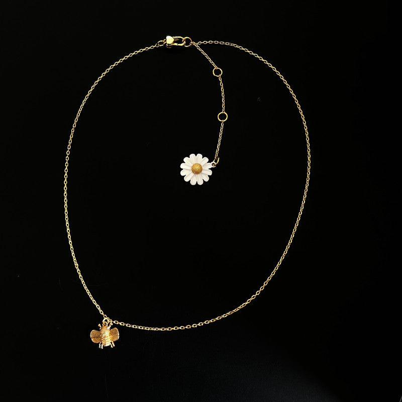 24K Gold Plated Bee And Daisy Vintage Necklace