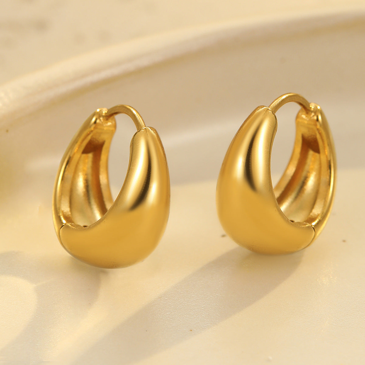 18k Gold Plated Huggie Earrings Gorgeous Vintage Jewelry