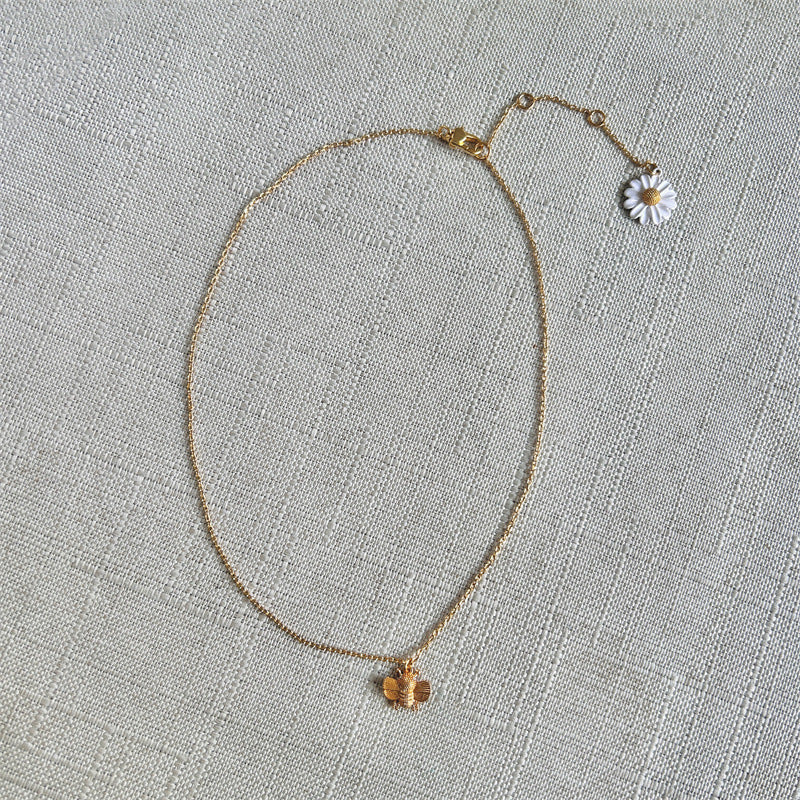 24K Gold Plated Bee And Daisy Vintage Necklace