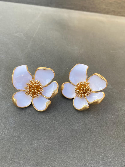 Vintage Jewelry Designer Gorgeous Enamel Flower Studs Gold Earrings