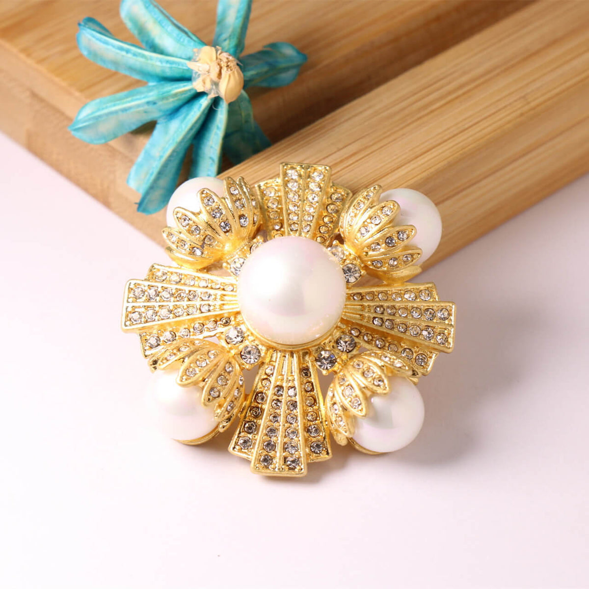 Pearls Diamonds Brooch Gold-Plated Copper