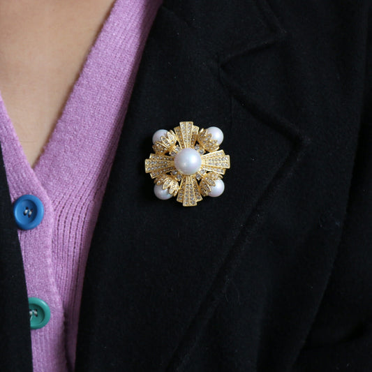 Pearls Diamonds Brooch Gold-Plated Copper
