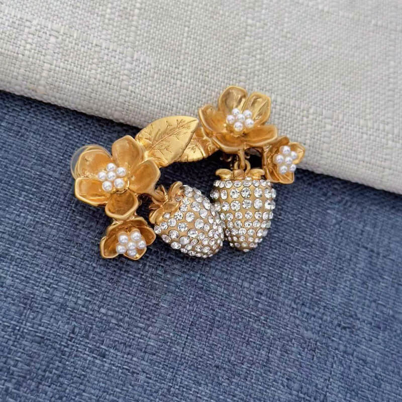 Pearls Diamonds Clip On Earrings Gold-Plated Hypoallergenic Copper