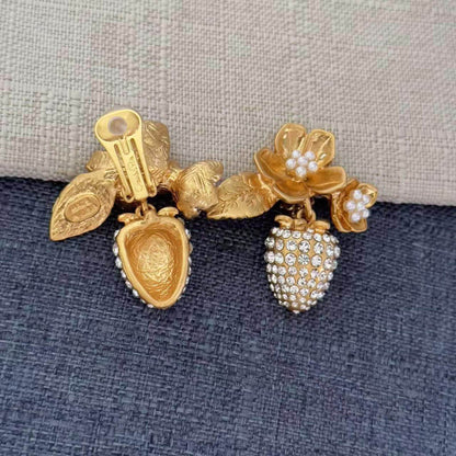 Pearls Diamonds Clip On Earrings Gold-Plated Hypoallergenic Copper