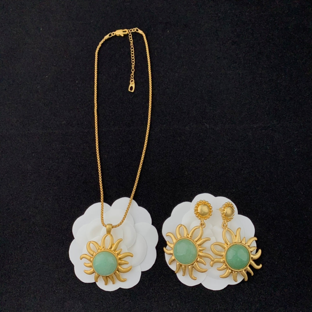 Vintage Copper Gold Plated Radiant Sunflower Earrings Necklace