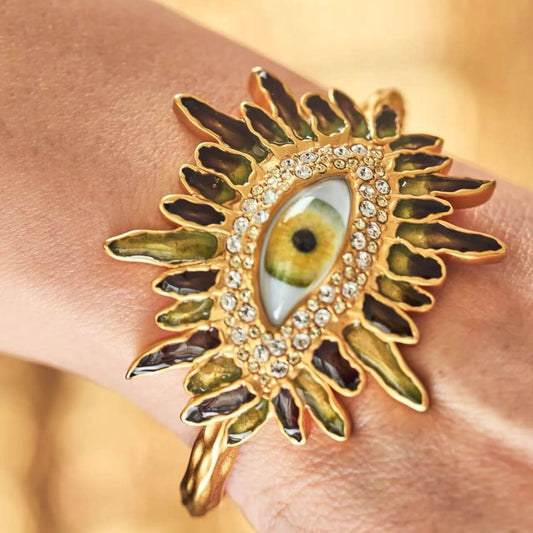 Vintage Jewelry Gold Eyes Bangle