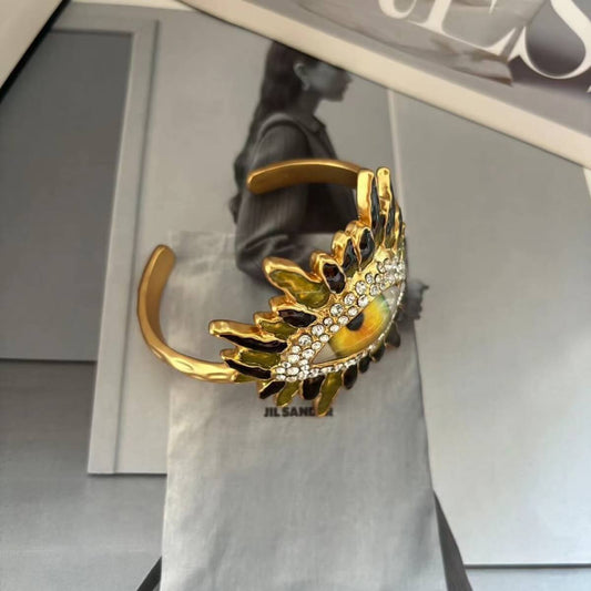 Vintage Jewelry Gold Eyes Bangle