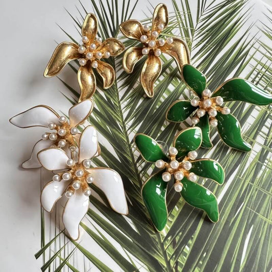 Vintage Jewelry Floral Gorgeous Stud Earrings