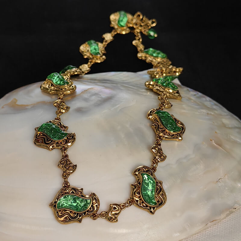 Vintage Jewelry Designer Gold Gems Necklace